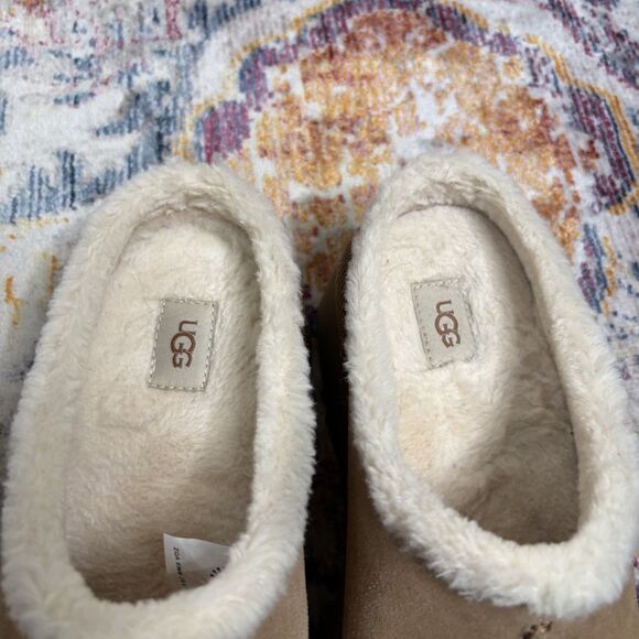 UGG New Heights Cozy Clogs - Picture 4 of 11